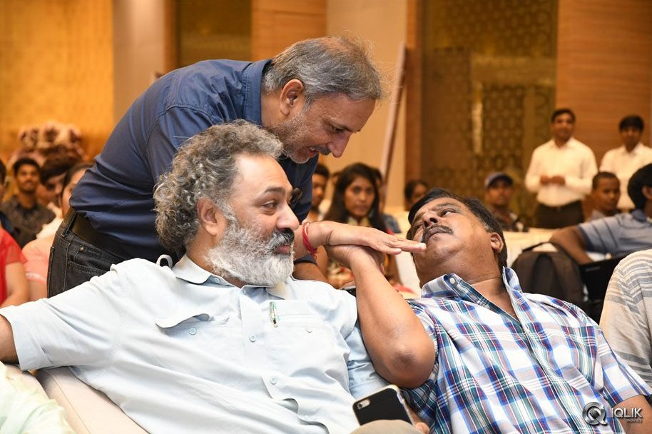 100-Days-of-Love-Movie-Audio-Launch